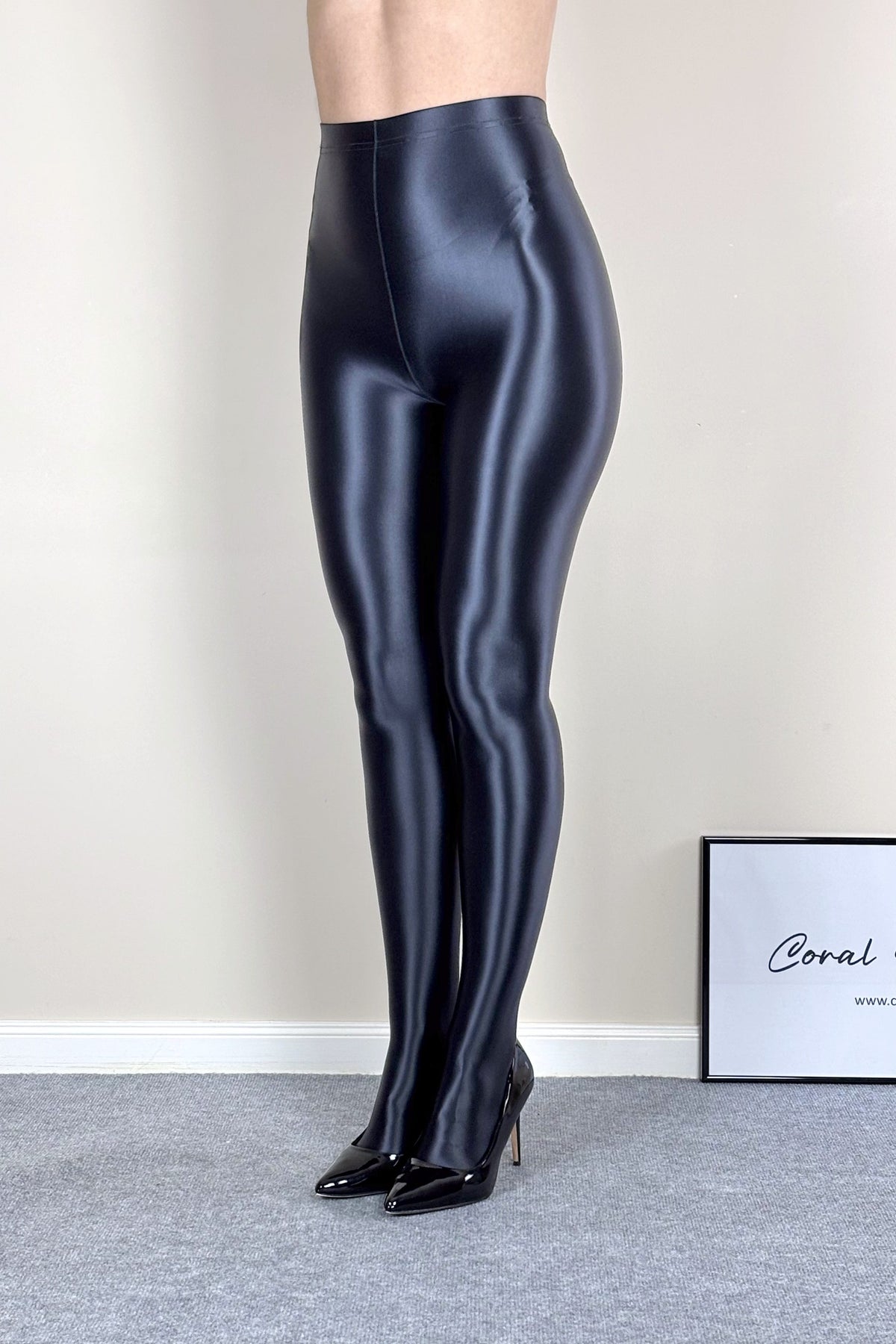 Shiny Curve Back Seam Tights